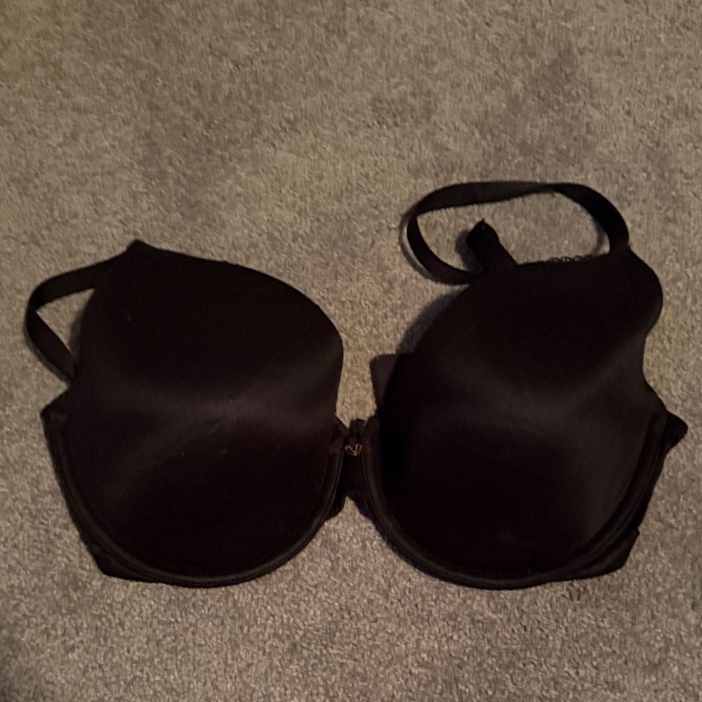 Victoria’s Secret Body By Victoria Lined Perfect Coverage Bra size 34DD